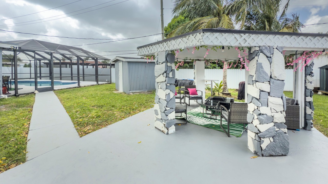 Photo of Patio Balcony in Miami Gardens