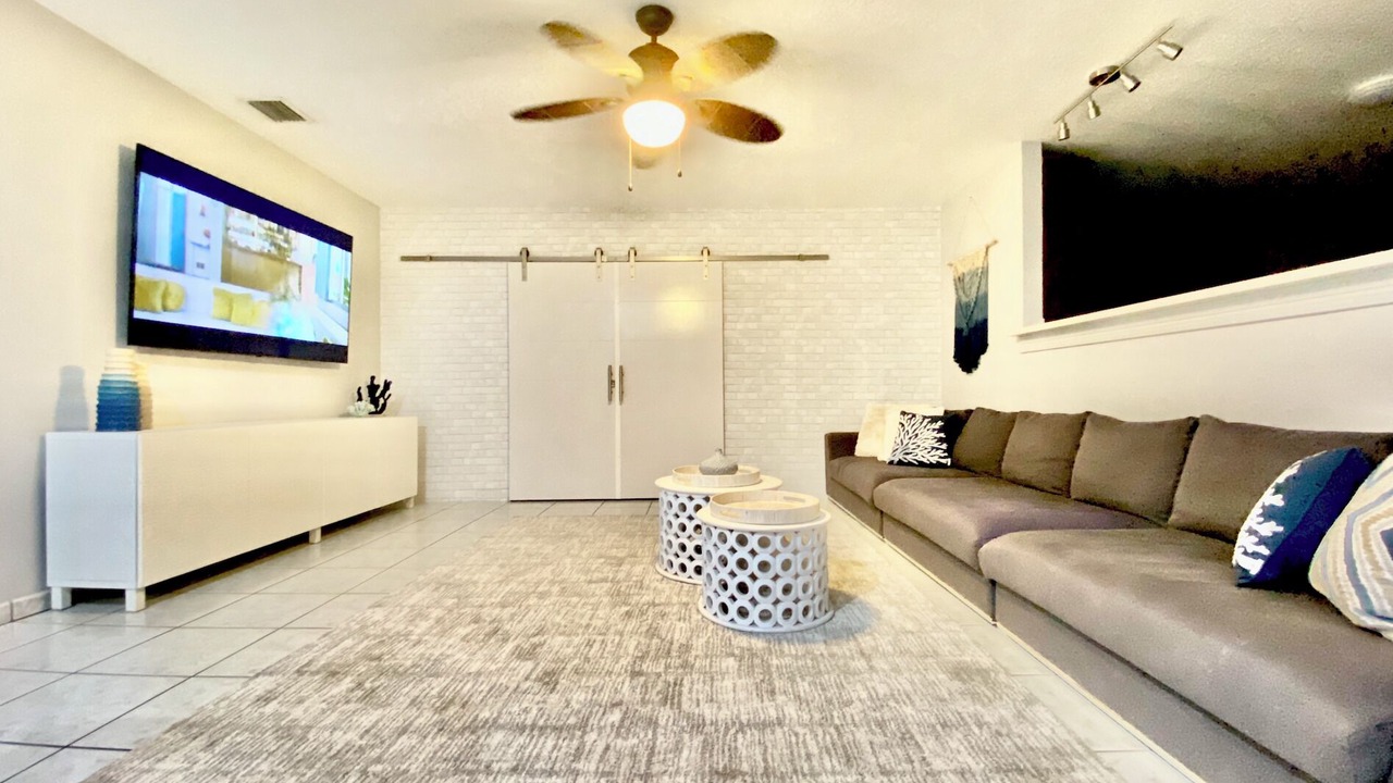 Photo of Livingroom in Northeast Miami