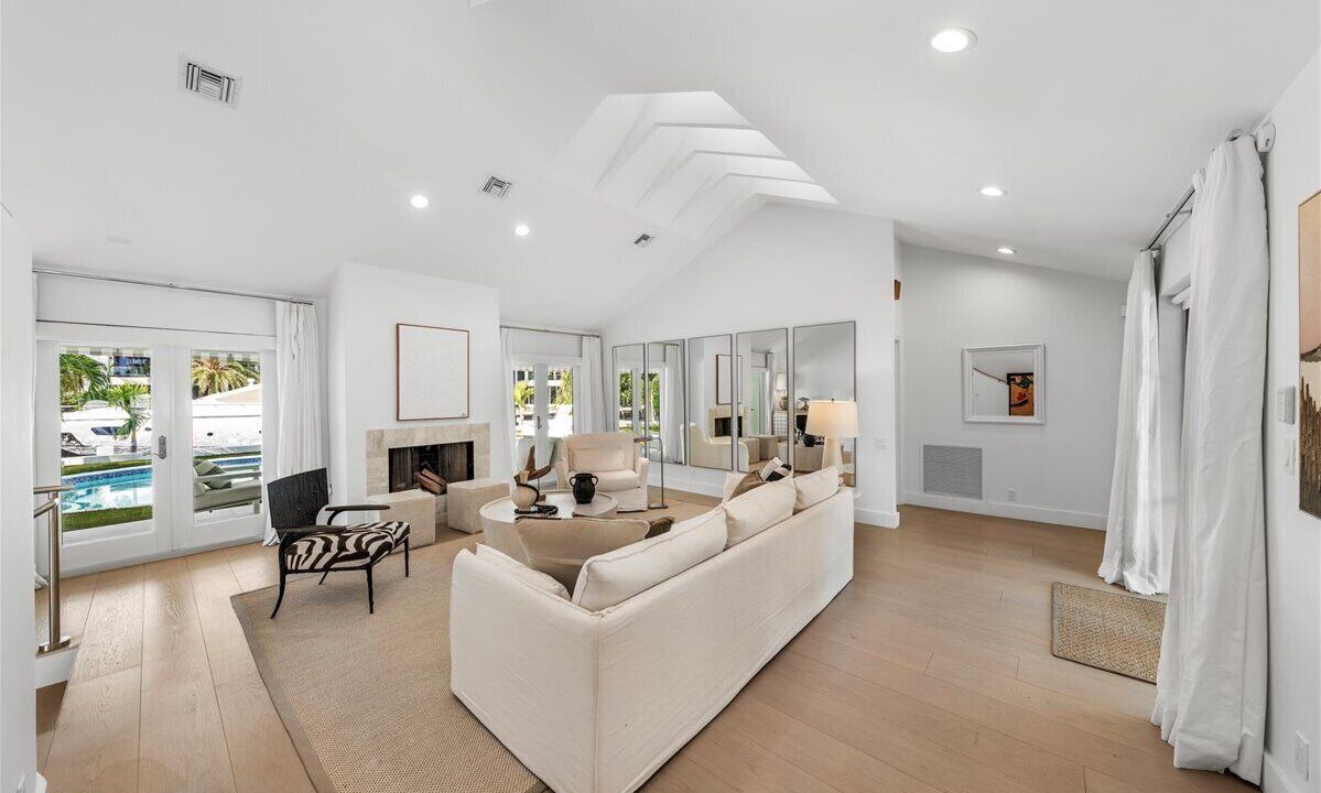 Photo of Livingroom in Colee Hammock