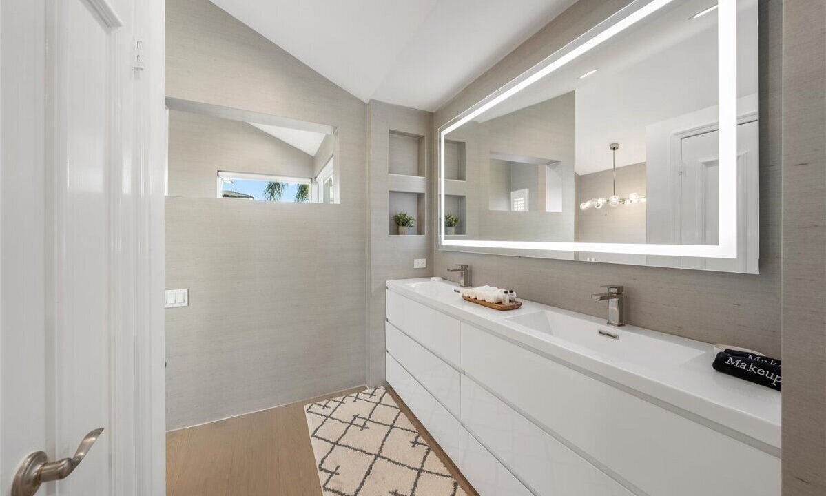 Photo of Bathroom in Colee Hammock