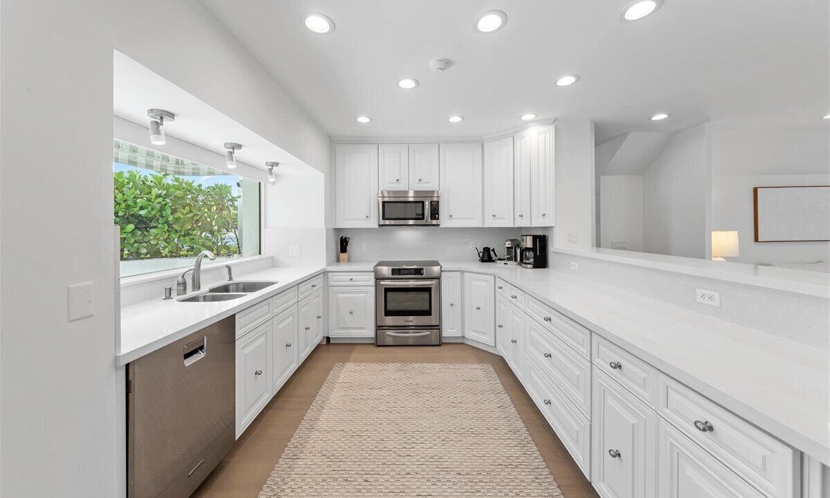 Photo of Kitchen in Colee Hammock