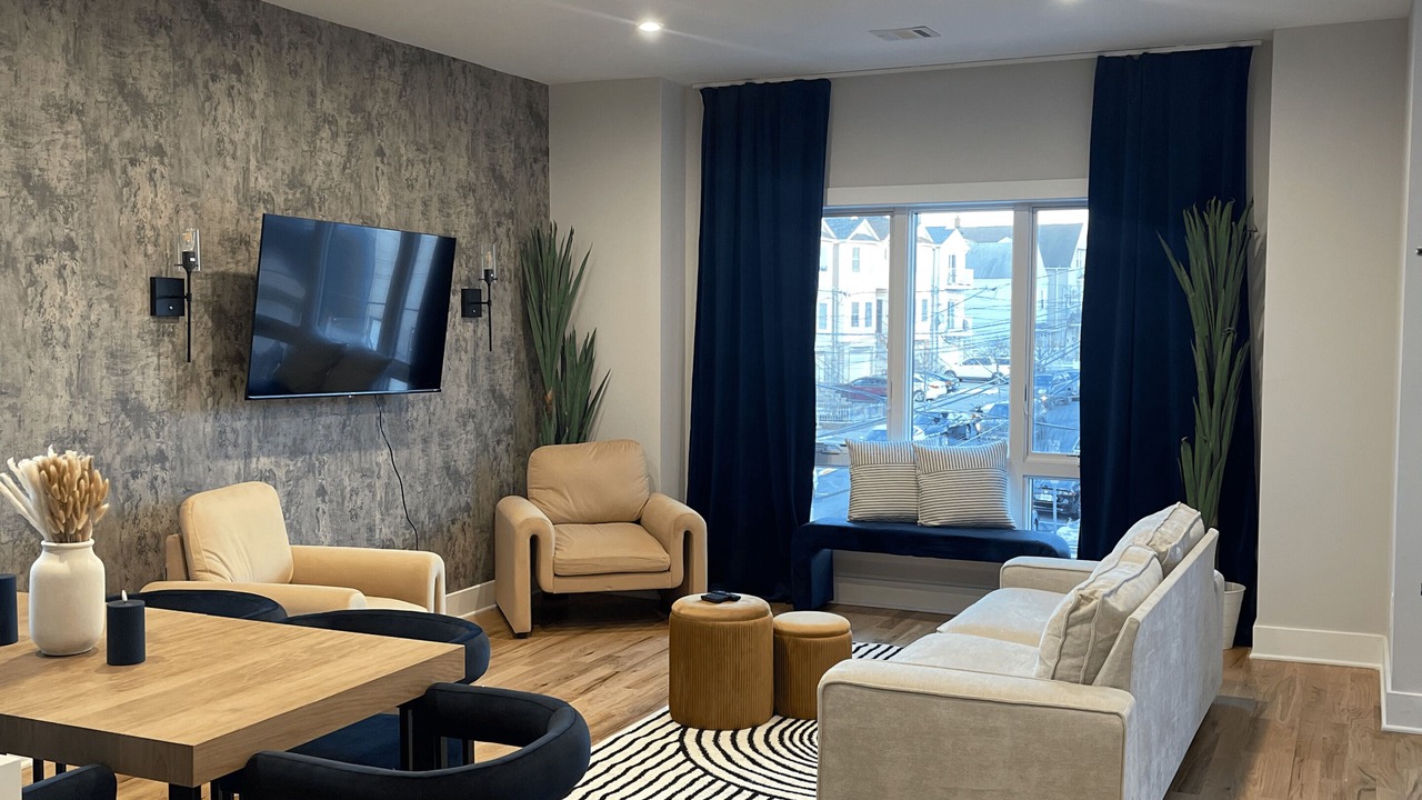 Photo of Livingroom in East Newark