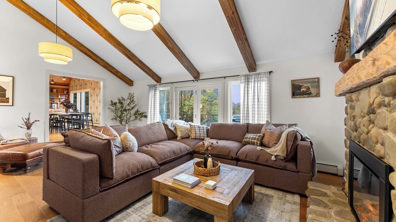 Photo of Livingroom in Ellicottville