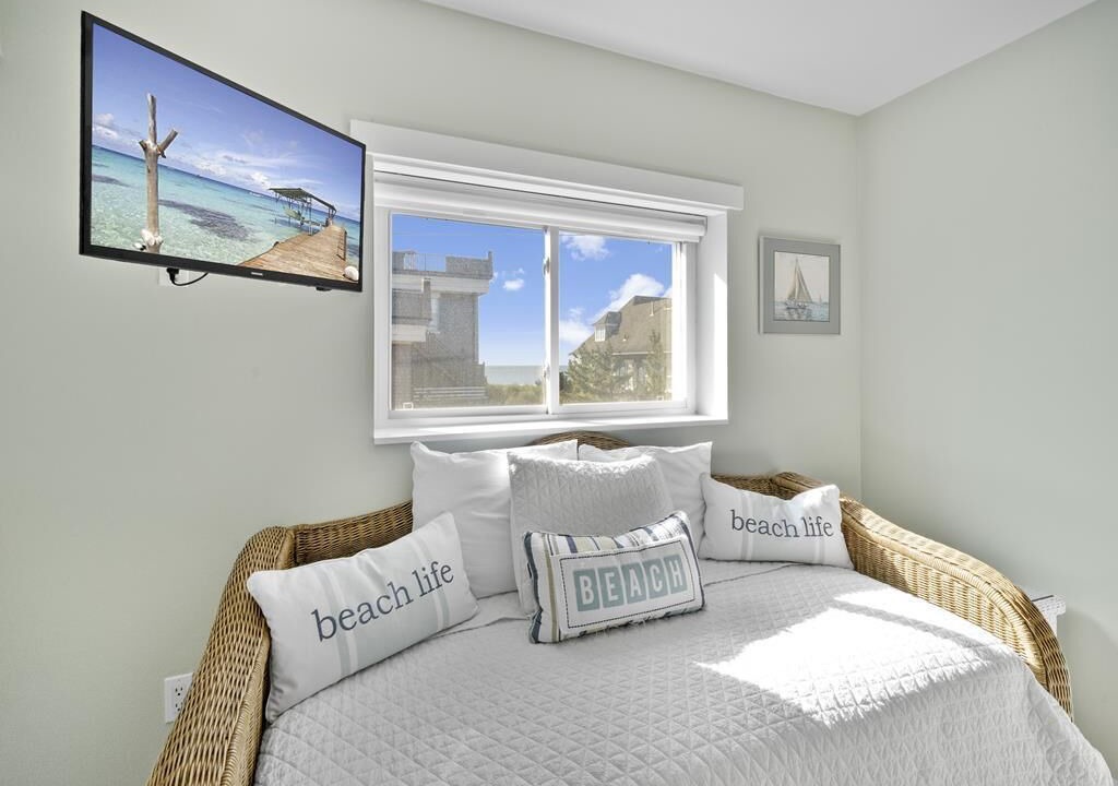 Photo of Bedroom in Admiral Estates