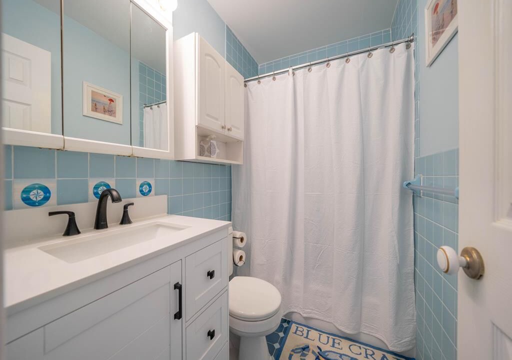 Photo of Bathroom in Admiral Estates