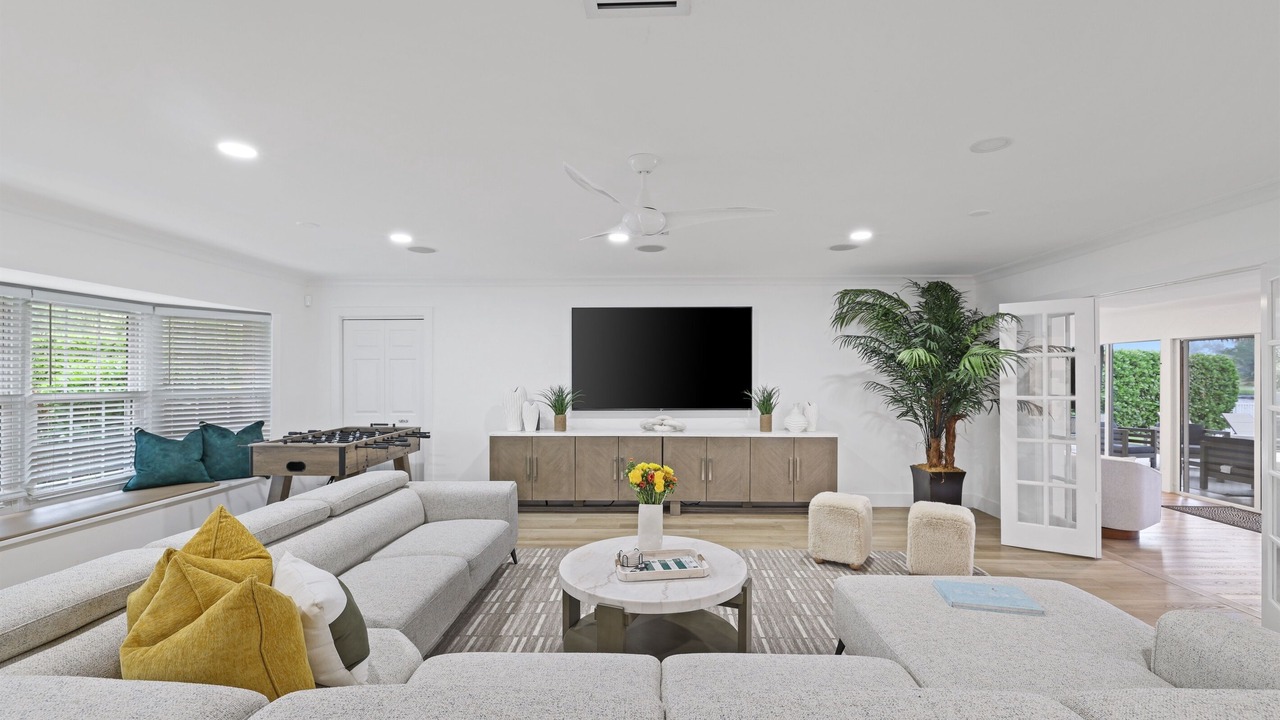 Photo of Livingroom in Tropic Palms