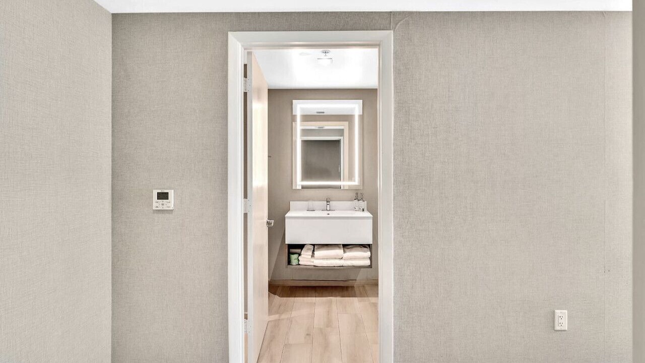 Photo of Bathroom in Bay Harbor Islands