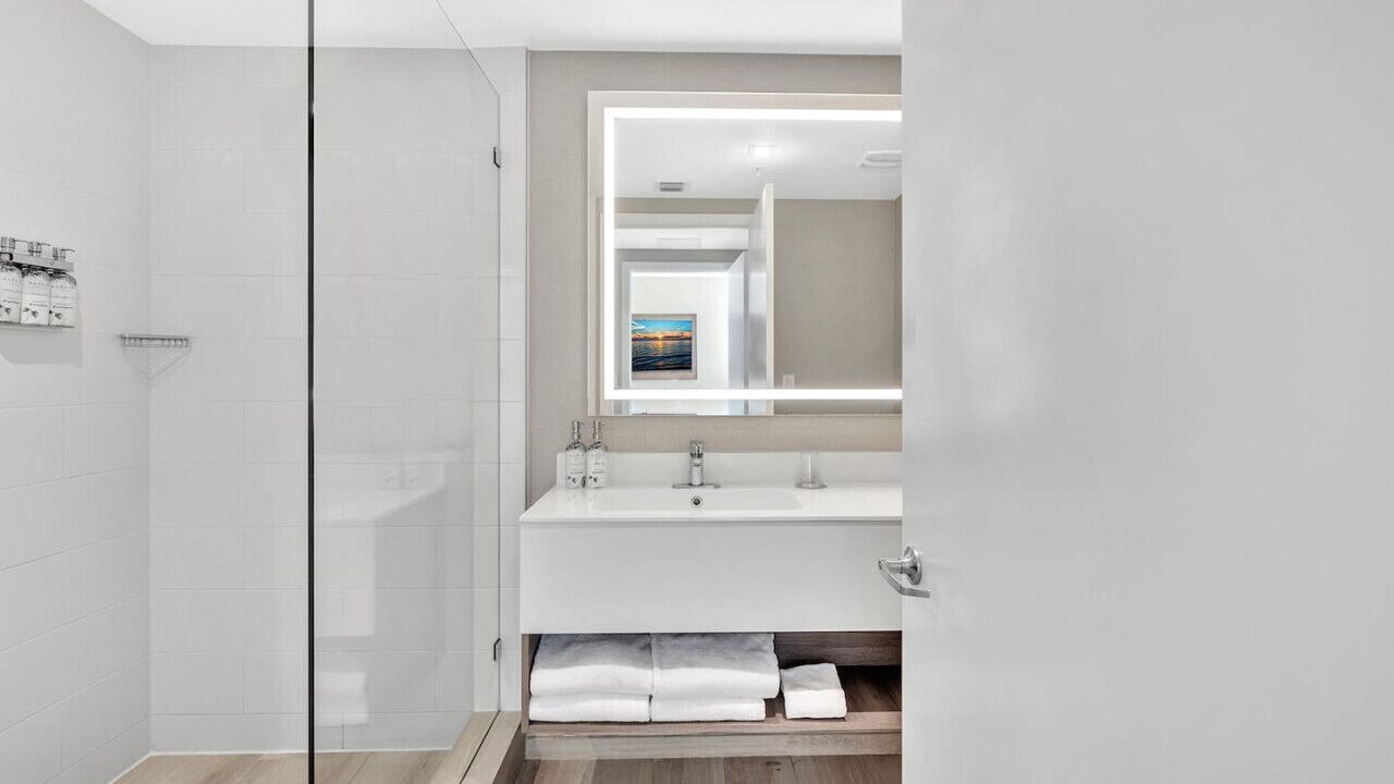 Photo of Bathroom in Bay Harbor Islands