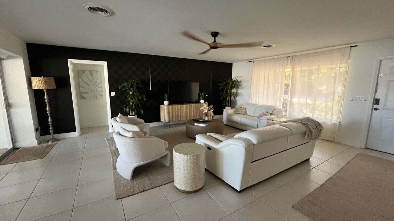 Photo of Livingroom in Deerfield Beach