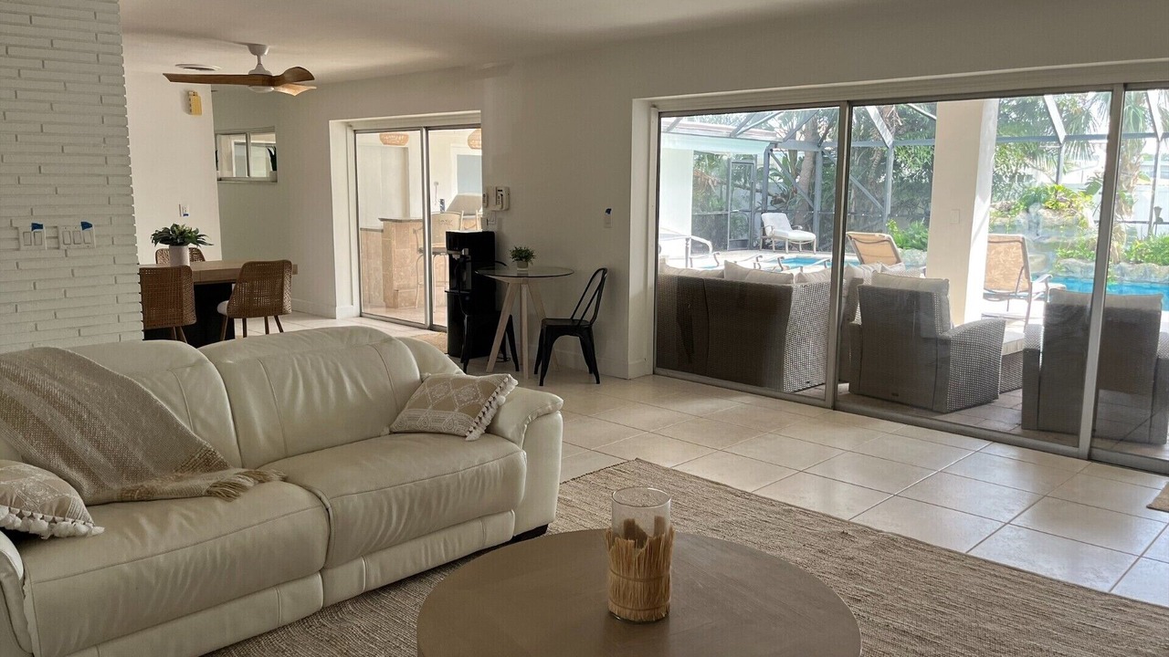 Photo of Livingroom in Deerfield Beach