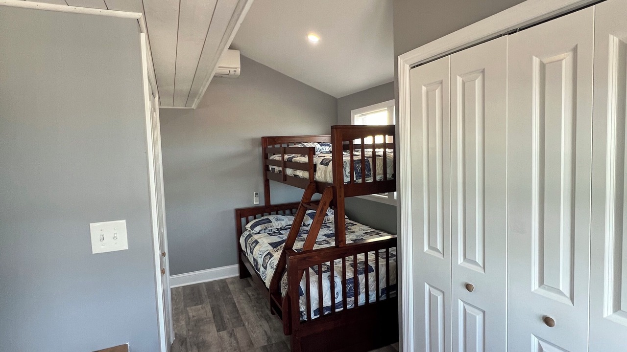 Photo of Bedroom in Green Creek