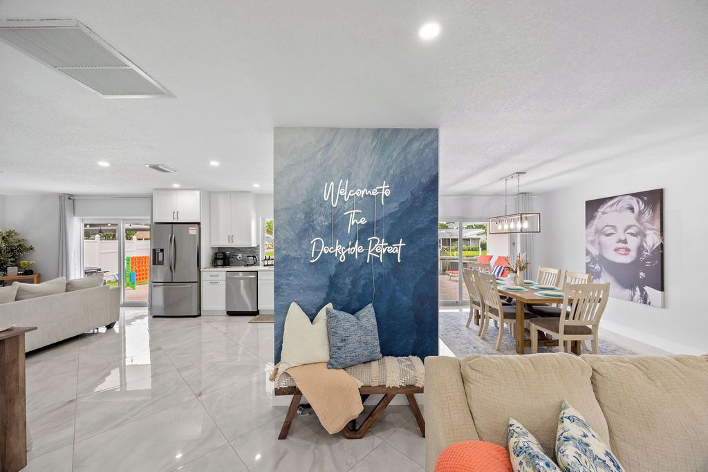 Photo of Livingroom in Coral Ridge Isles