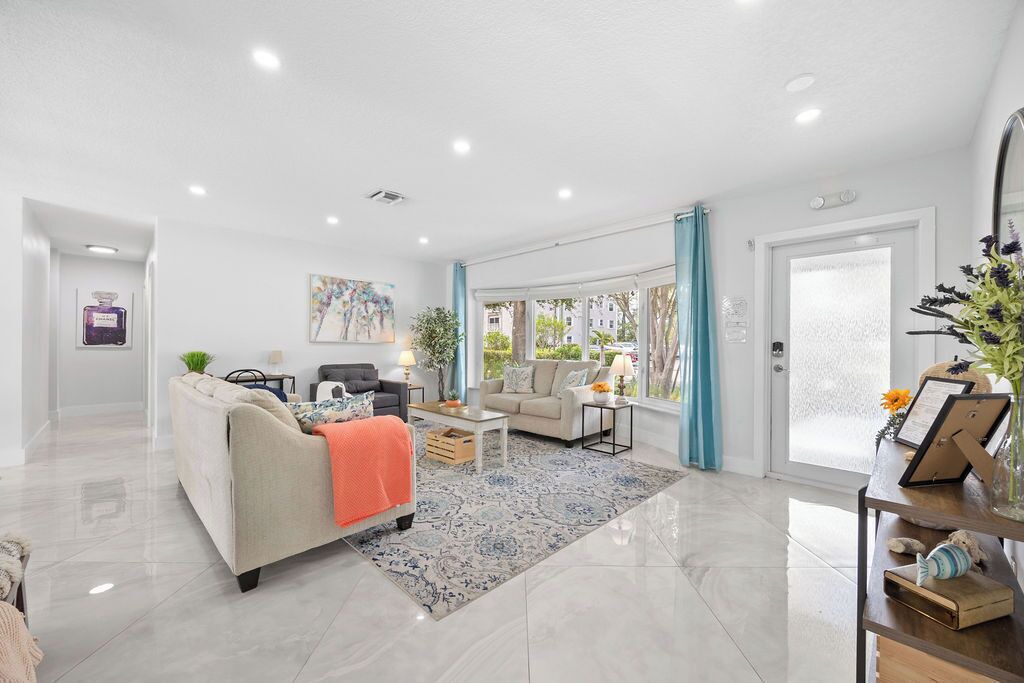 Photo of Bedroom in Coral Ridge Isles