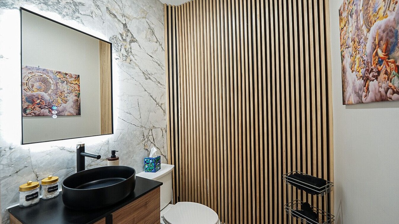 Photo of Bathroom in Lauderdale Beach