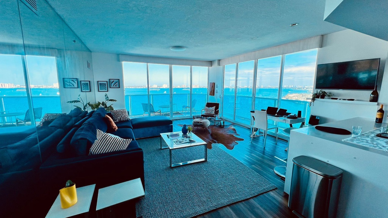 Photo of Livingroom in North Bay Village