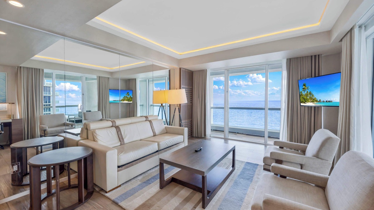 Photo of Livingroom in Central Beach