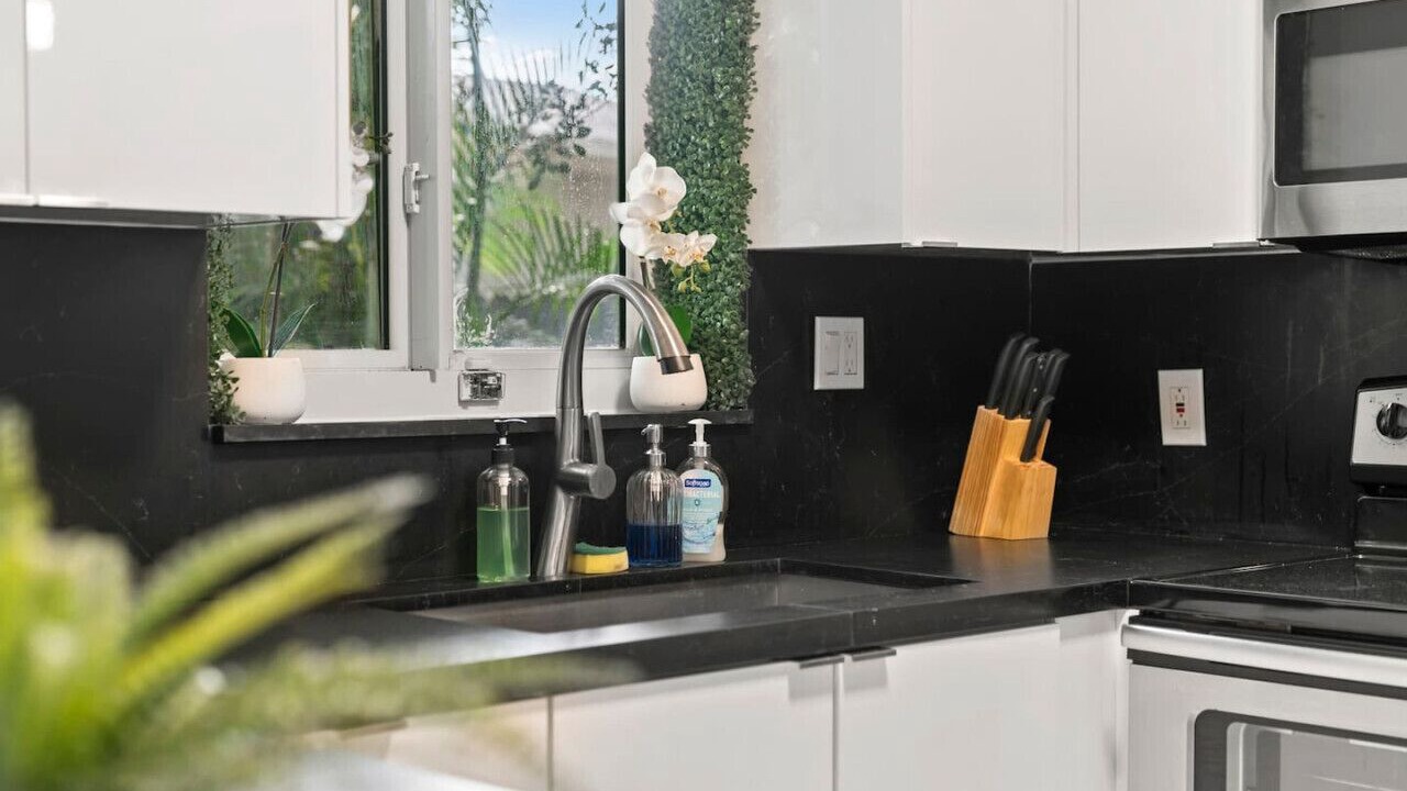 Photo of Kitchen in North Central Hollywood