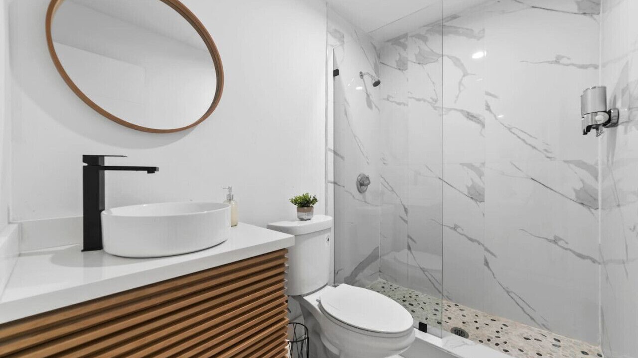 Photo of Bathroom in North Central Hollywood