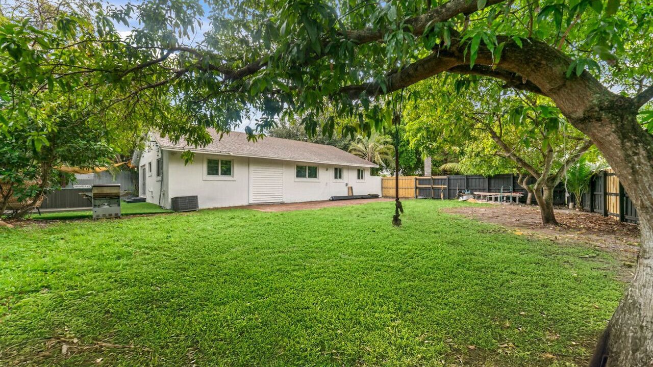 Photo of Outdoor in North Central Hollywood