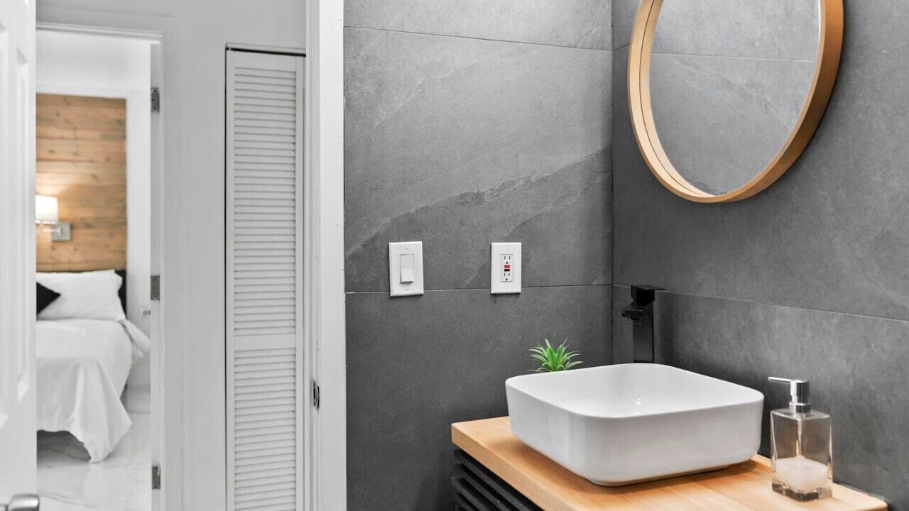 Photo of Bathroom in North Central Hollywood