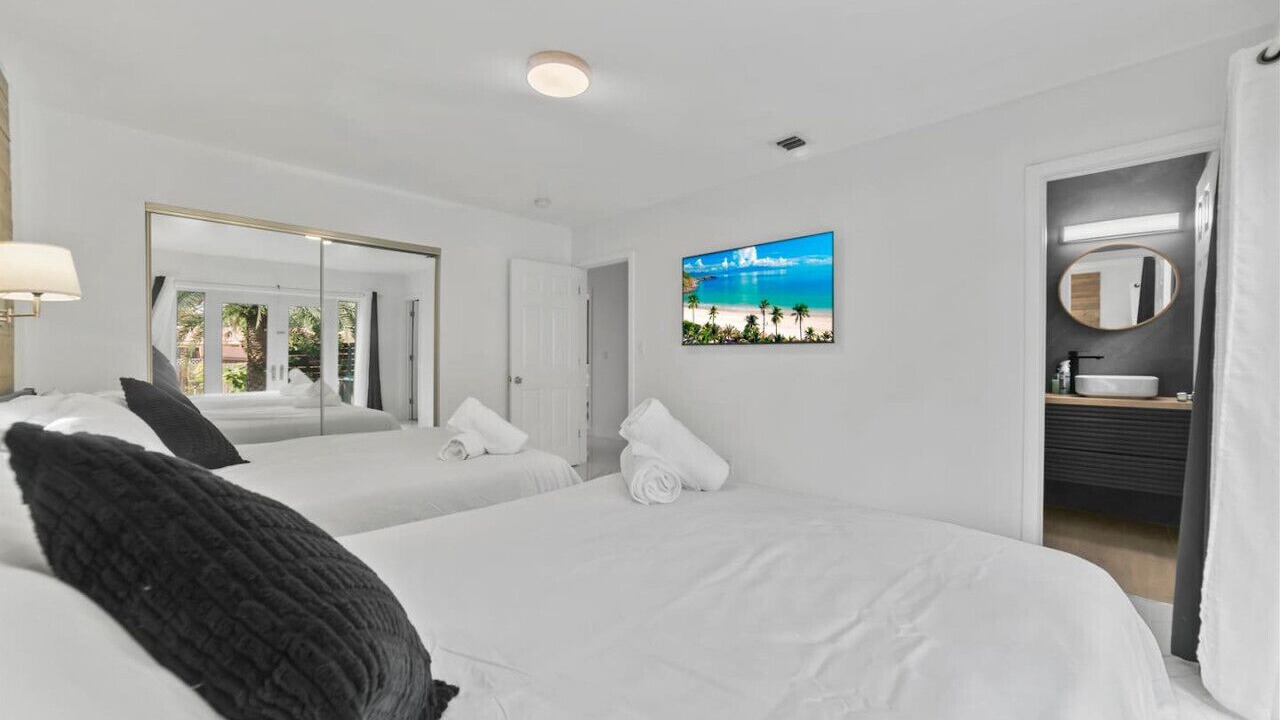 Photo of Bedroom in North Central Hollywood