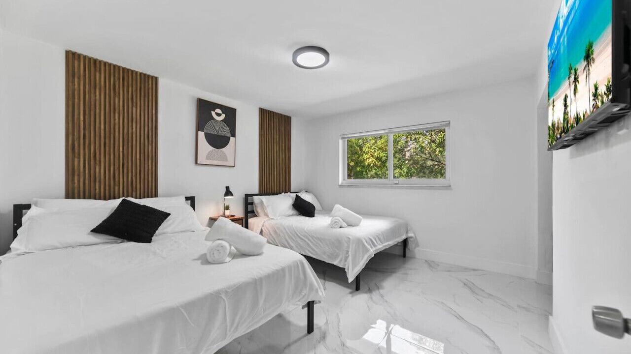 Photo of Bedroom in North Central Hollywood