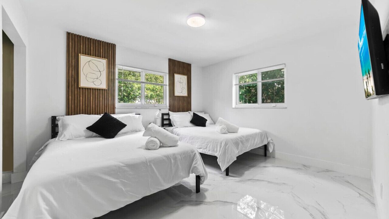 Photo of Bedroom in North Central Hollywood