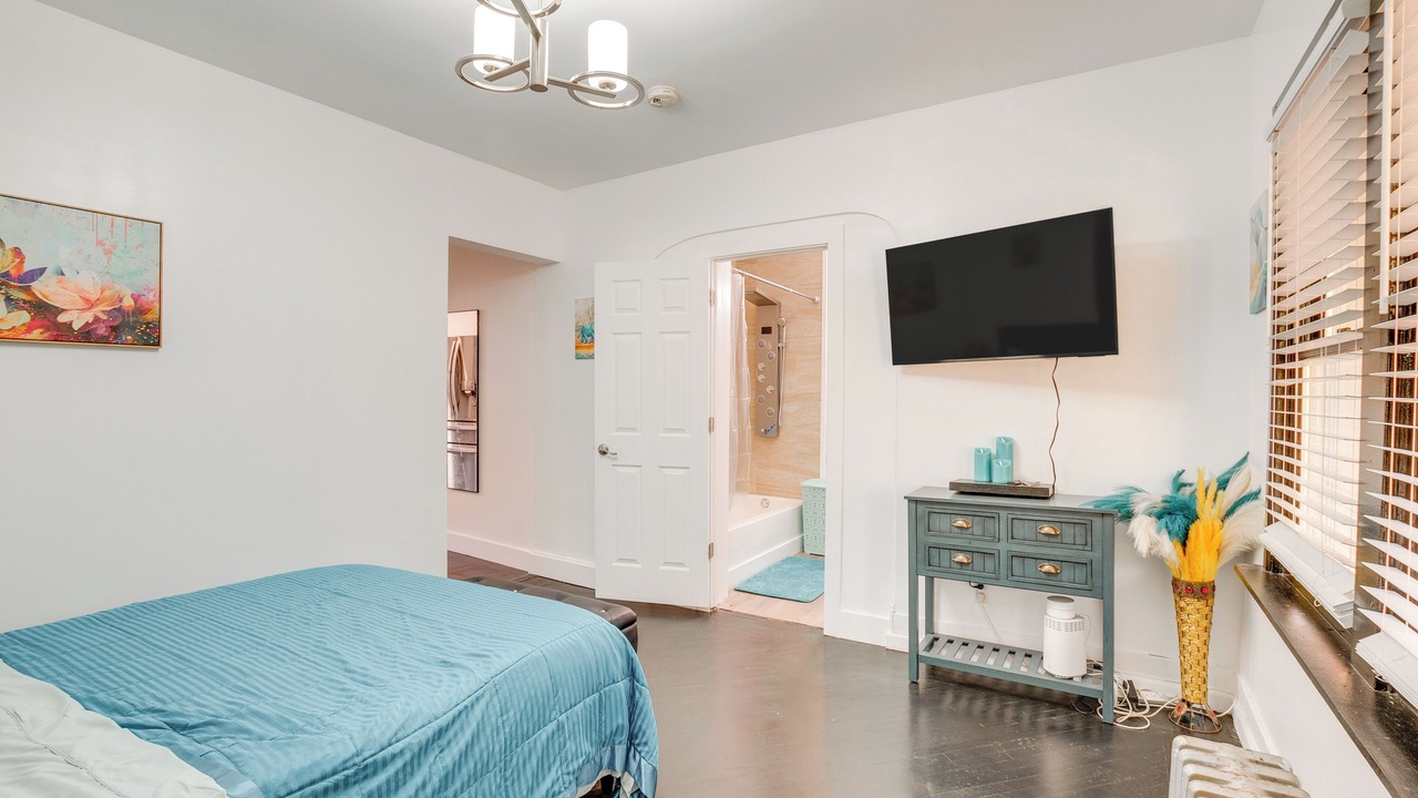 Photo of Bedroom in Weequahic
