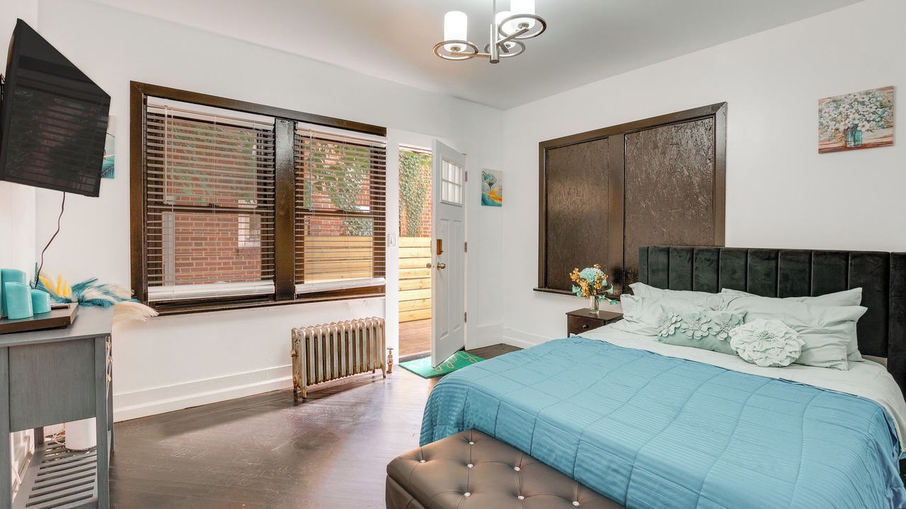 Photo of Bedroom in Weequahic