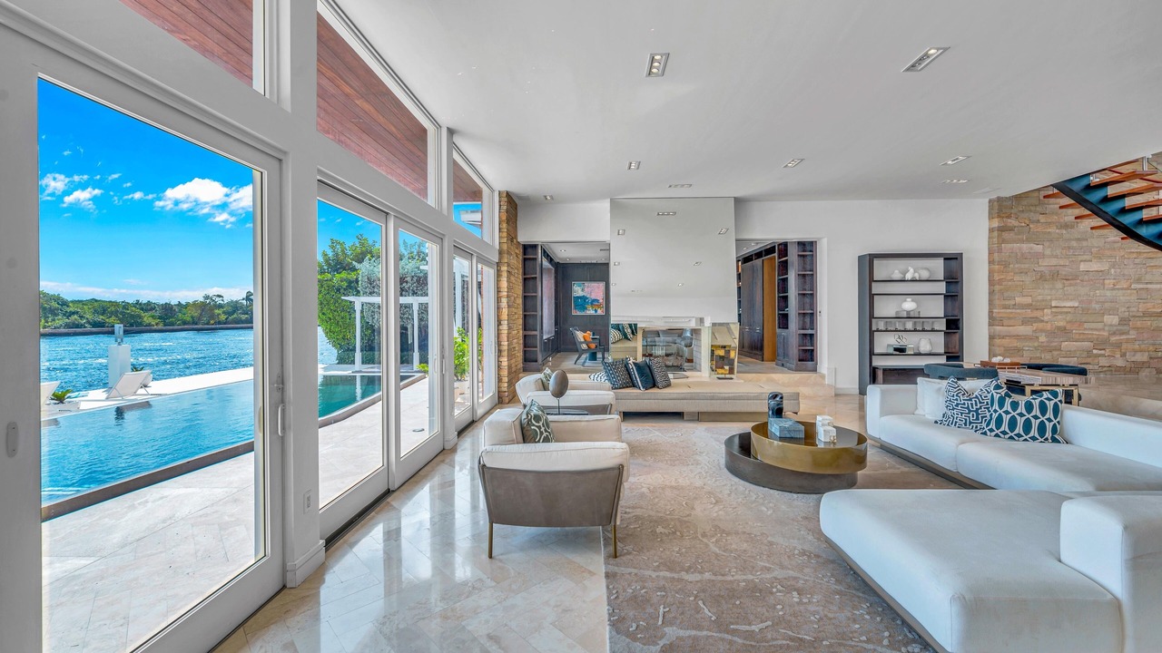 Photo of Livingroom in Coral Ridge
