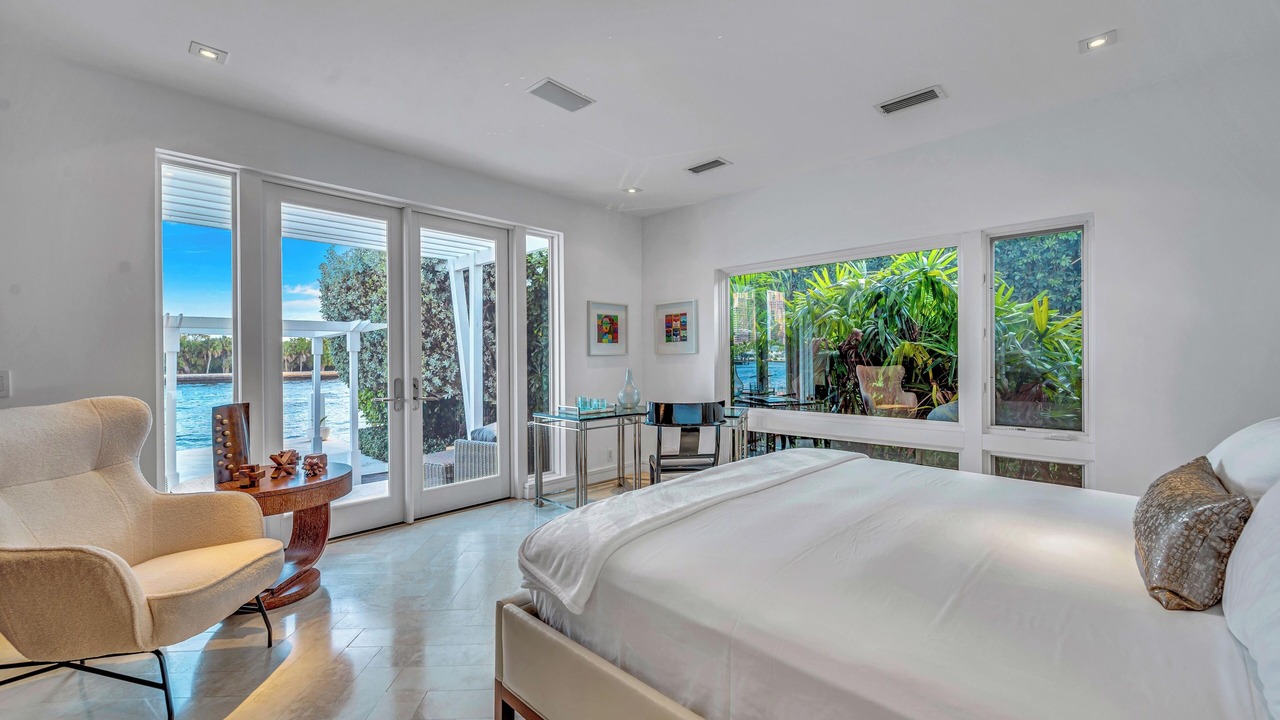 Photo of Bedroom in Coral Ridge