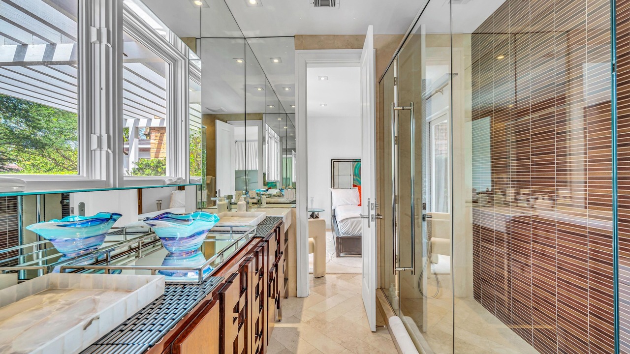 Photo of Bathroom in Coral Ridge