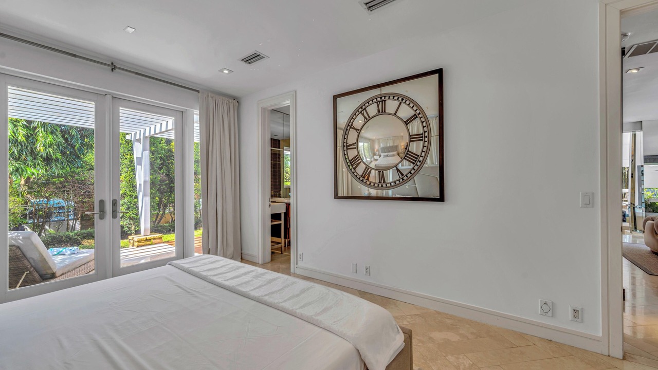 Photo of Bedroom in Coral Ridge