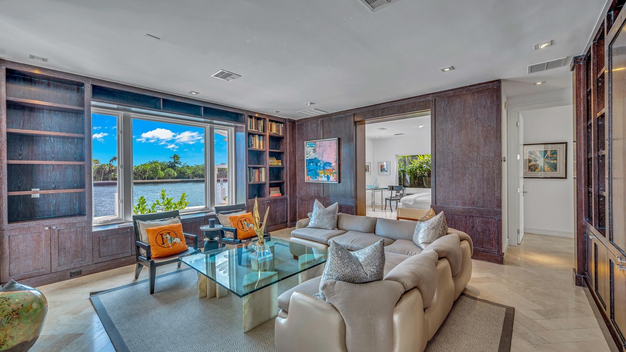 Photo of Livingroom in Coral Ridge