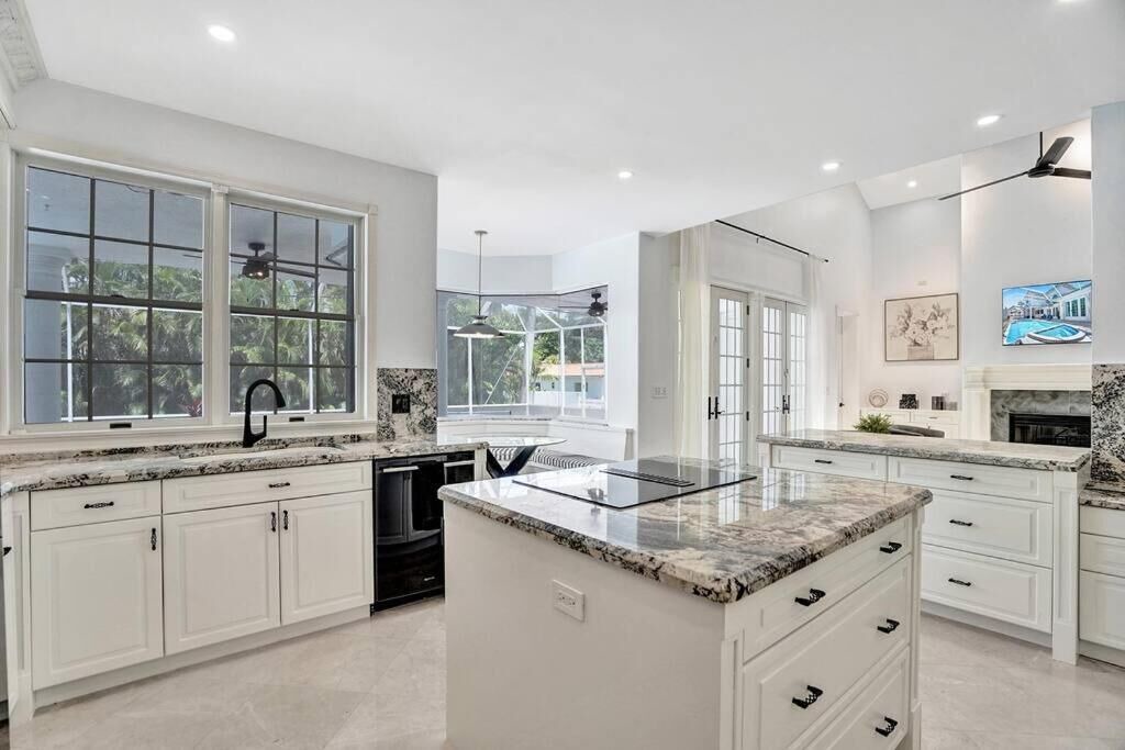 Photo of Kitchen in Hollywood Lakes