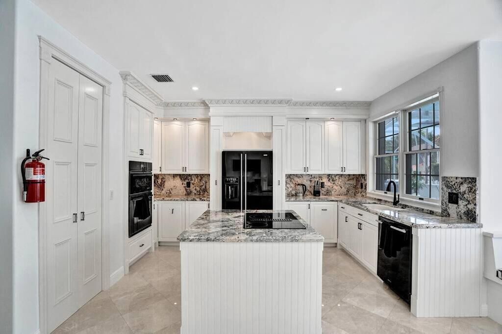 Photo of Kitchen in Hollywood Lakes