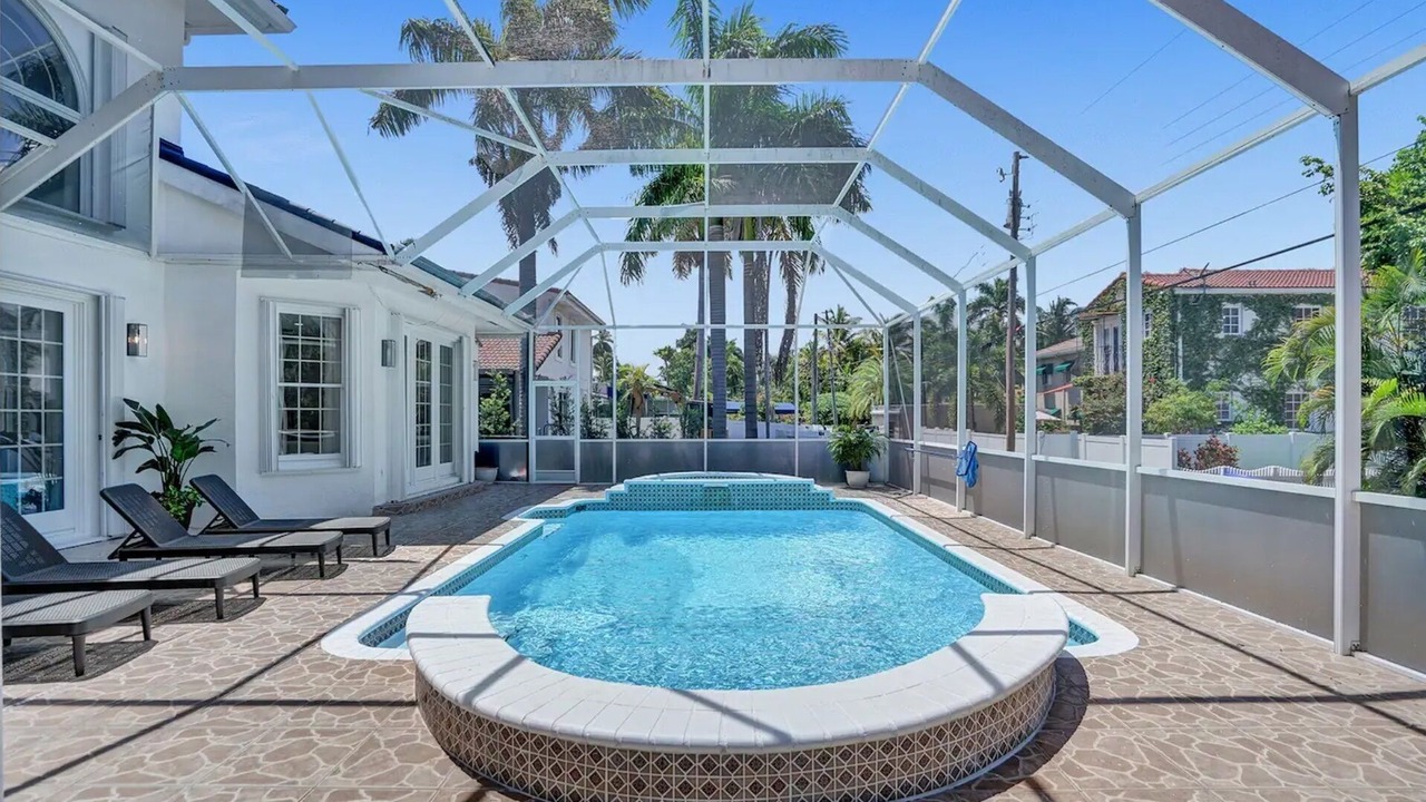Photo of Outdoor in Hollywood Lakes
