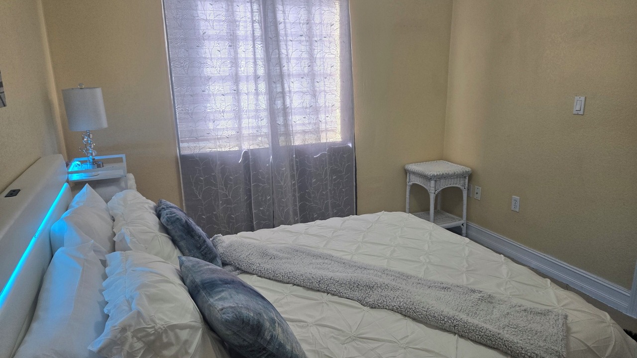 Photo of Bedroom in Hialeah