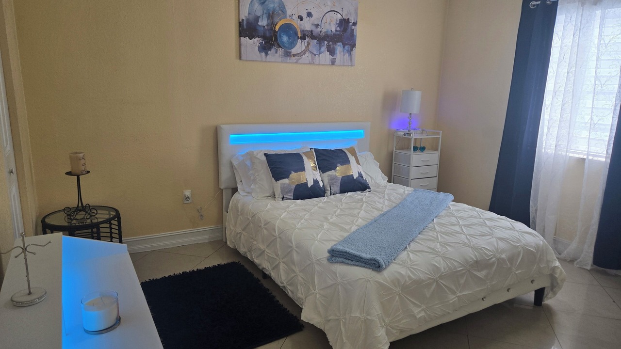 Photo of Bedroom in Hialeah