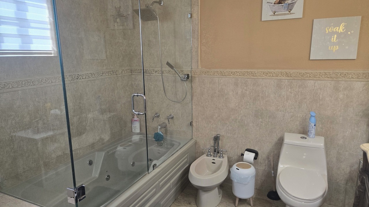 Photo of Bathroom in Hialeah
