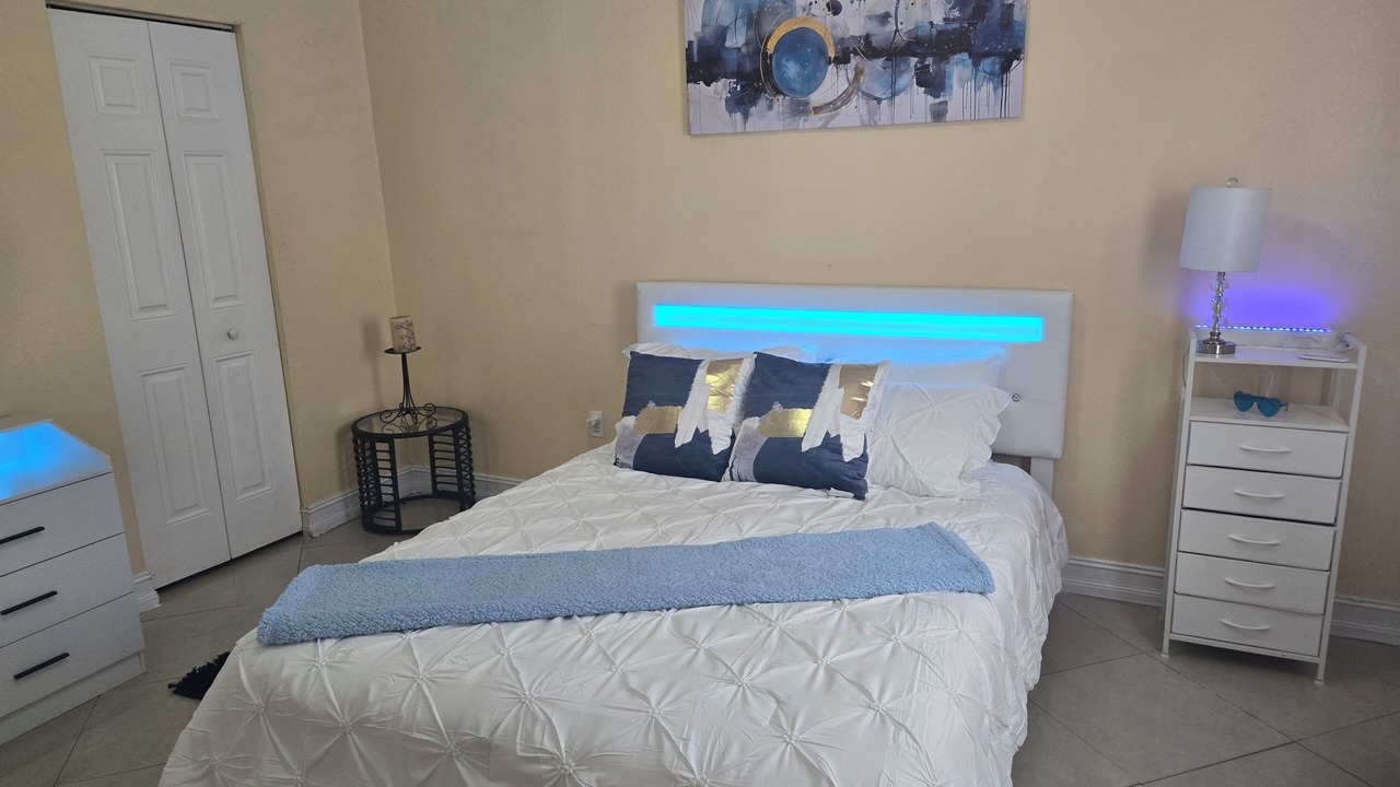 Photo of Bedroom in Hialeah