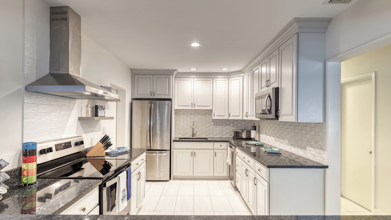 Photo of Kitchen in Lauderdale Beach