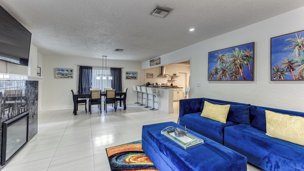 Photo of Livingroom in Lauderdale Beach