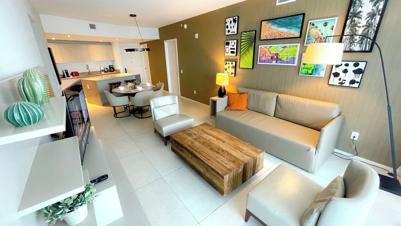Photo of Livingroom in Hollywood South Central Beach