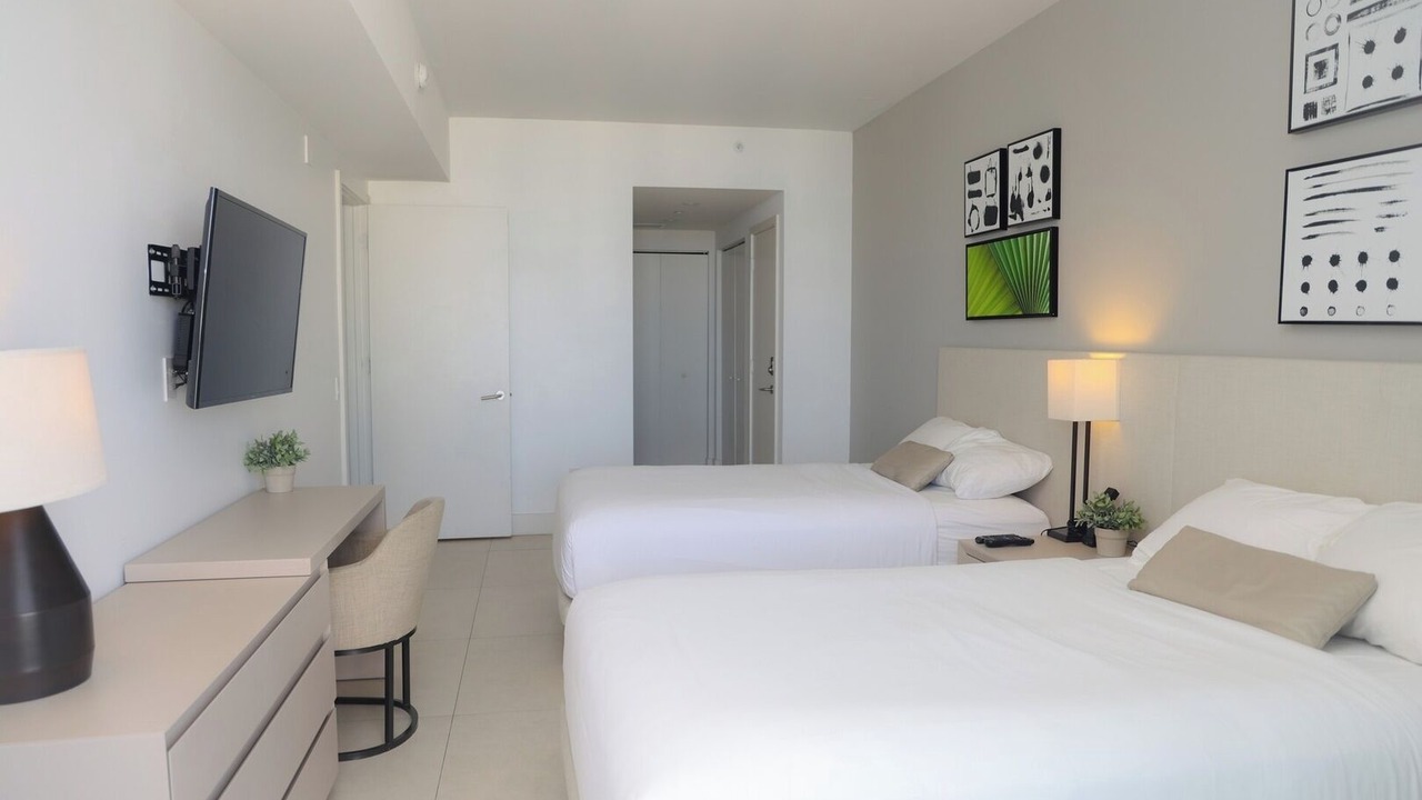 Photo of Bedroom in Hollywood South Central Beach