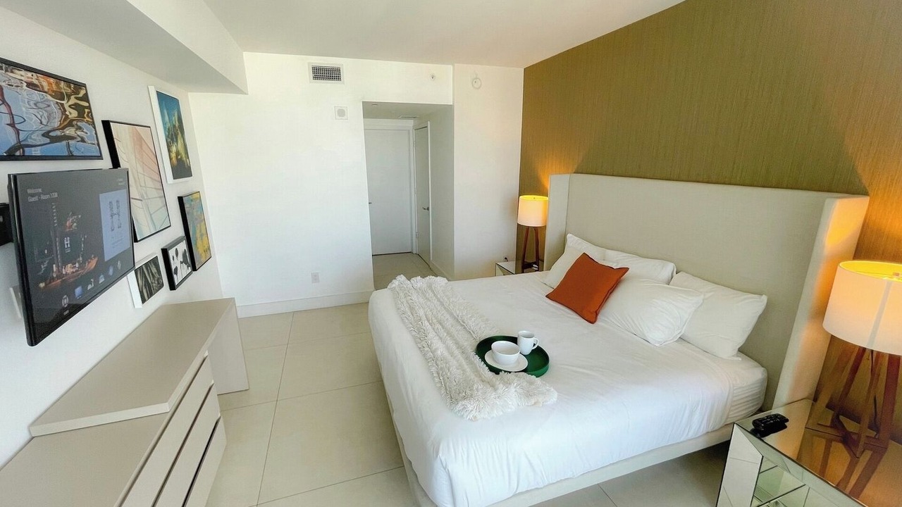Photo of Bedroom in Hollywood South Central Beach