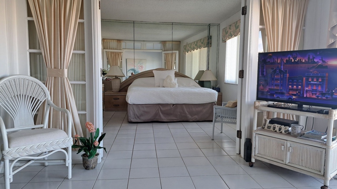 Photo of Bedroom in Harbor Village