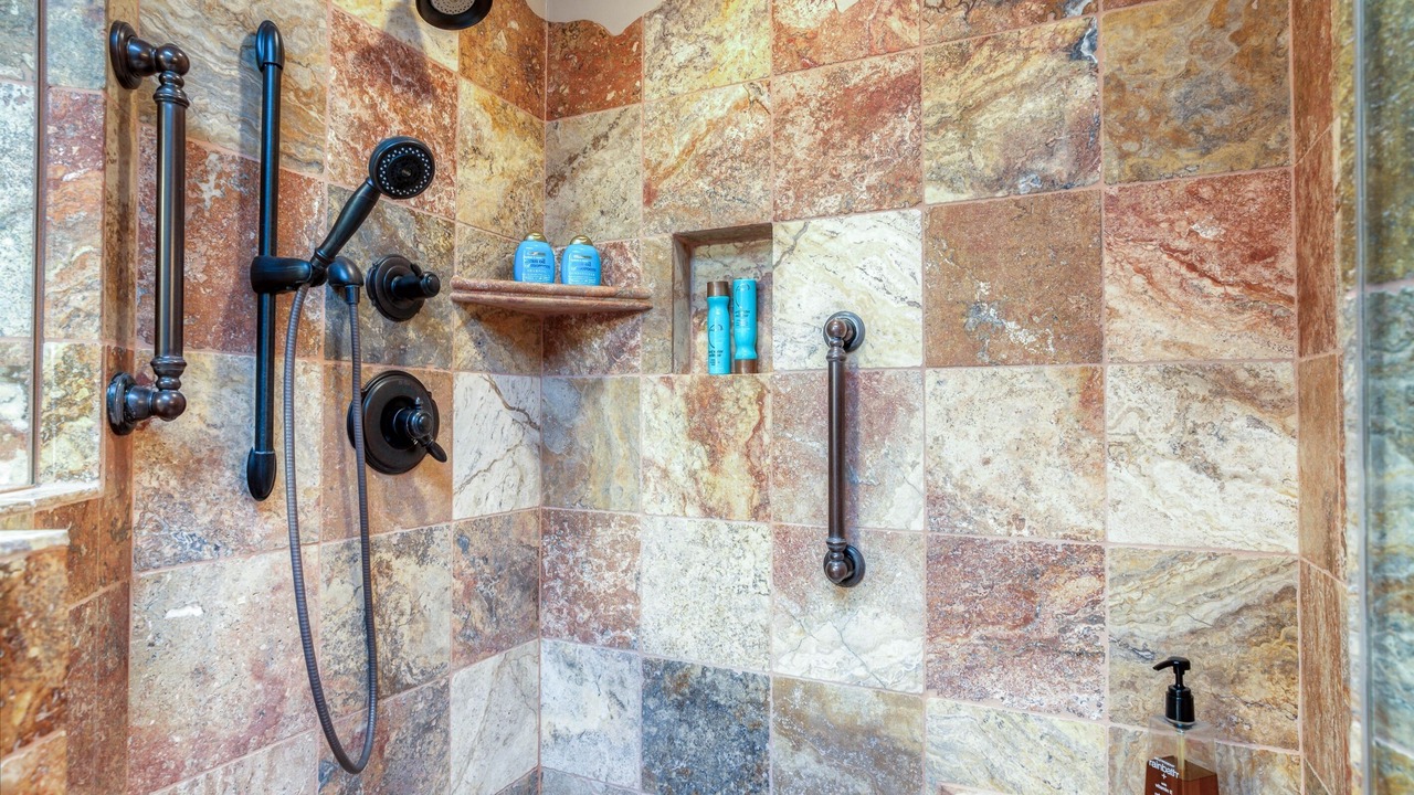 Photo of Bathroom in Lakeside