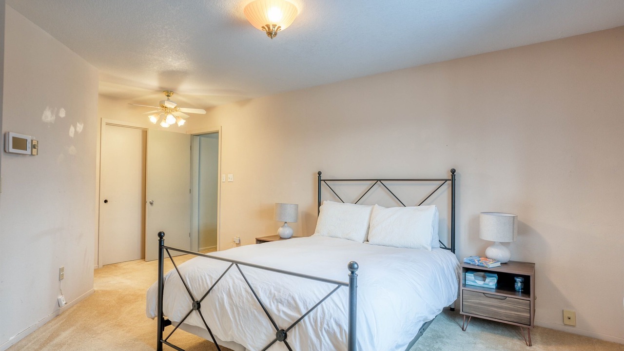 Photo of Bedroom in Lakeside