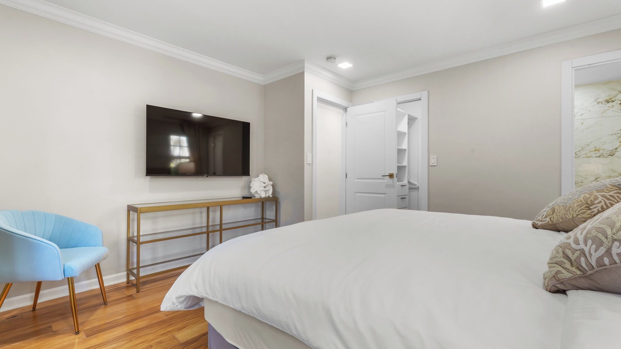 Photo of Bedroom in Lauderdale-by-the-Sea